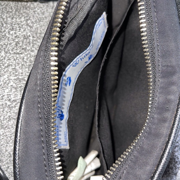 Off white messenger bag/purse - Picture 7 of 7